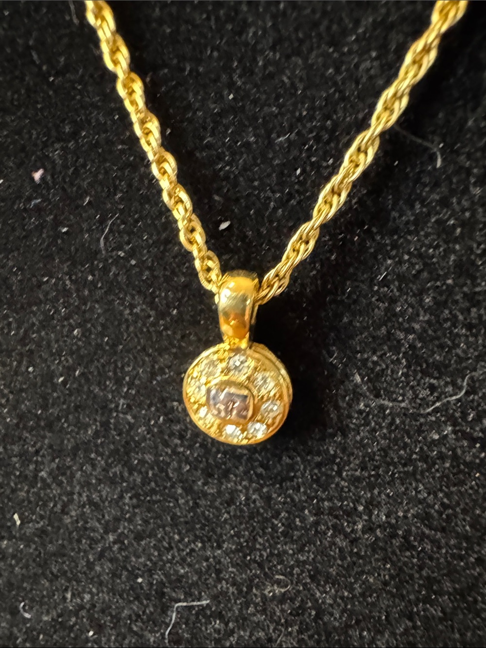 Nina Ricci Vintage Gold-Tone Pendant Necklace with Crystal - Picture 2 of 4